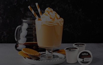 Sós karamellás kávé Lavazza Keurig K-Cup kávépárnákkal elkészítve